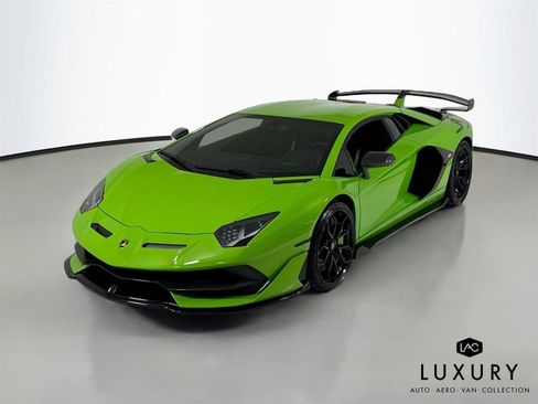 Used 2019 Lamborghini Aventador SVJ AWD/4WD image 4