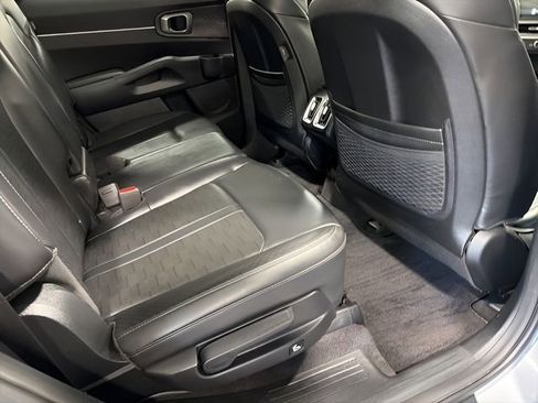 Used 2025 Kia Sorento S FWD image 32