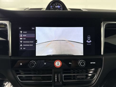 Certified 2026 Porsche Macan AWD/4WD image 29