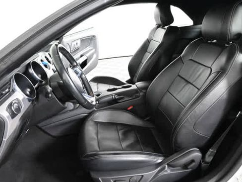 Used 2022 Ford Mustang Premium image 20