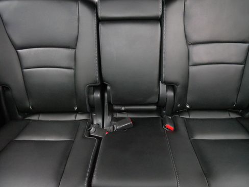 Used 2022 Honda Pilot Special Edition image 13