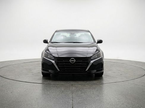 Used 2025 Nissan Altima 2.5 SV image 2
