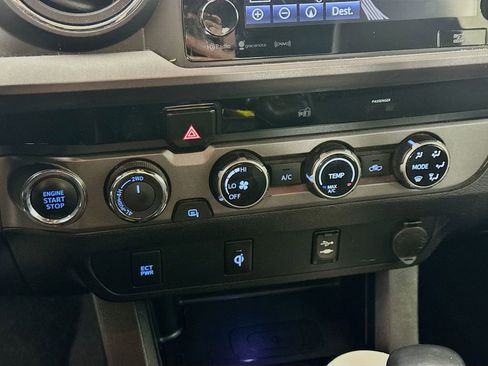 Used 2016 Toyota Tacoma TRD Sport w/ Towing Package image 16