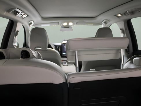 New 2026 Volvo XC60 T8 Ultra w/ Protection Package Premier image 12