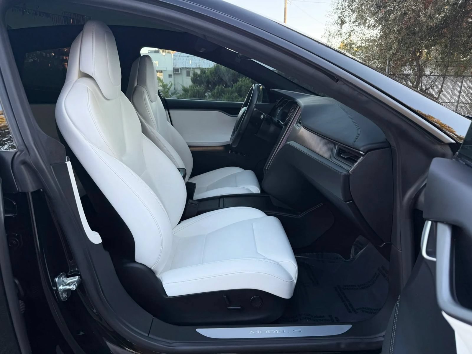 Used 2019 Tesla Model S 100D AWD/4WD image 13