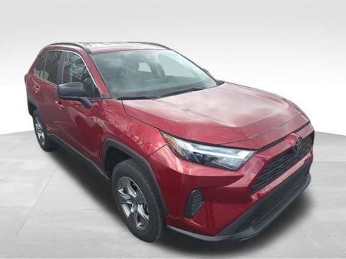 Used 2025 Toyota RAV4 LE image 7