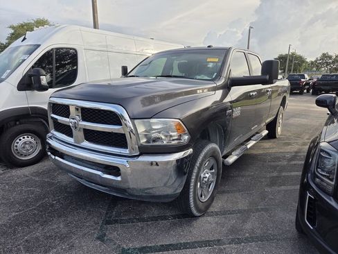 Used 2018 RAM 2500 SLT w/ Protection Group AWD/4WD image 3