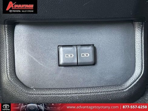 Used 2023 Toyota Highlander XSE AWD/4WD image 18
