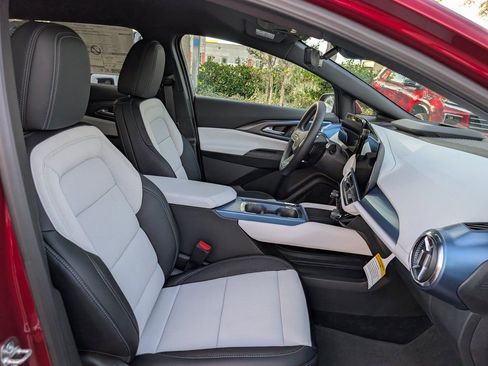 New 2026 Chevrolet Equinox EV LT image 13