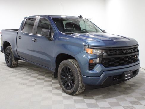 Used 2024 Chevrolet Silverado 1500 Custom image 1