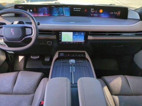 Used 2025 Lincoln Navigator L Black Label image 15