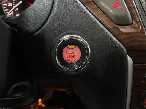 Used 2019 Nissan Pathfinder Platinum w/ Cargo Package image 21