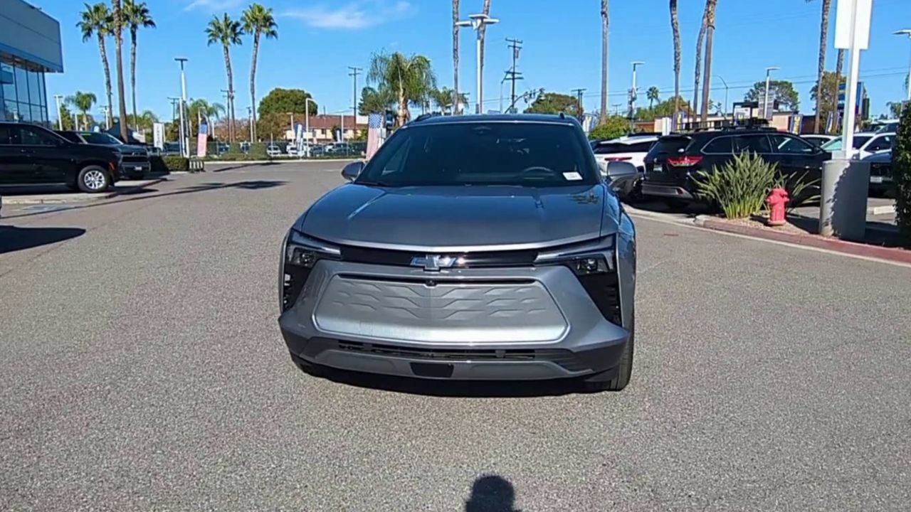 Used 2026 Chevrolet Blazer EV LT w/ Midnight/Sport Edition FWD image 3