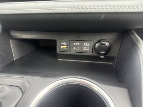 Used 2023 Toyota Highlander XLE image 30