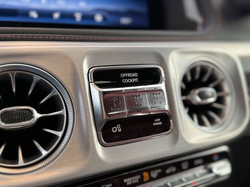 Used 2025 Mercedes-Benz G 63 AMG 4MATIC image 24