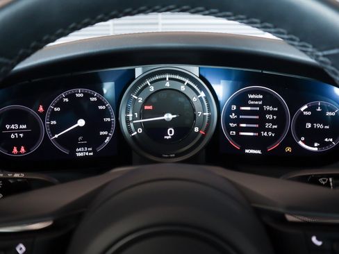 Used 2022 Porsche 911 Carrera 4S image 17