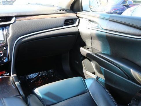 Used 2018 Cadillac XTS Luxury image 17