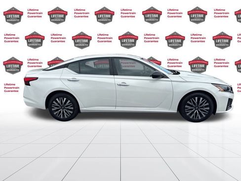 Certified 2024 Nissan Altima 2.5 SV image 4