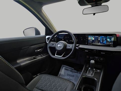 New 2026 Nissan Kicks SV w/ SV Premium Package FWD image 8