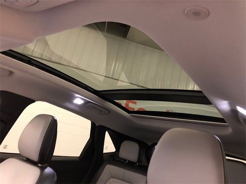 Used 2023 Ford Escape Platinum w/ Premium Technology Package image 28