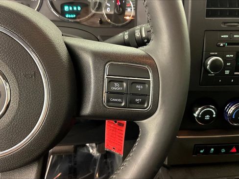 Used 2012 Jeep Liberty Sport AWD/4WD image 12