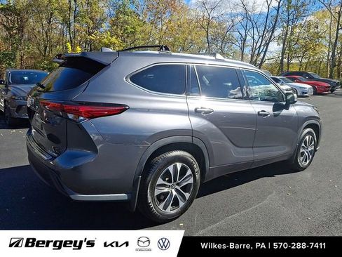 Used 2020 Toyota Highlander XLE image 8