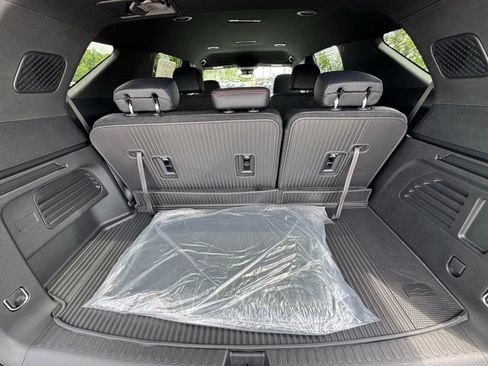 New 2026 Chevrolet Traverse Z71 w/ Enhanced Driving Package AWD/4WD image 9