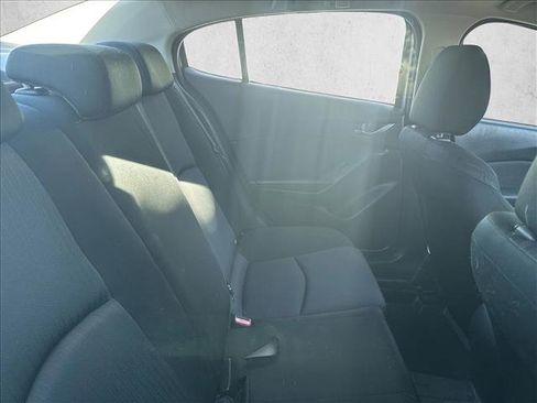 Used 2015 MAZDA MAZDA3 i Sport image 13