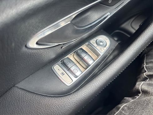 Used 2018 Mercedes-Benz E 300 image 31