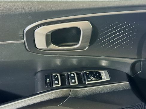 Used 2024 Kia Sorento S image 24