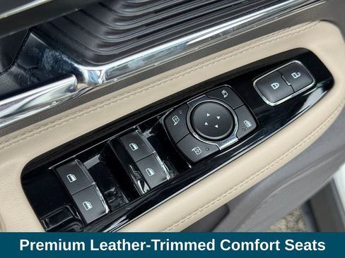 Used 2022 Lincoln Corsair AWD w/ Premium Package image 18