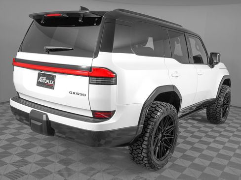Used 2025 Lexus GX 550 w/ Accessory Package (Z1) image 6