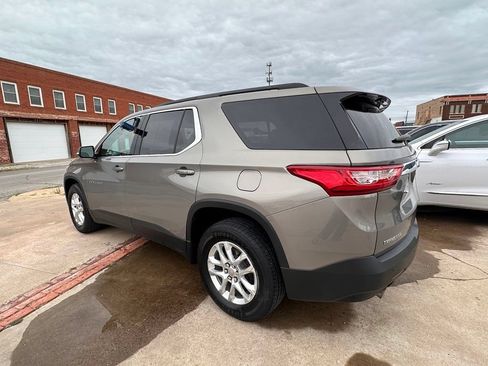 Used 2019 Chevrolet Traverse LT FWD image 3