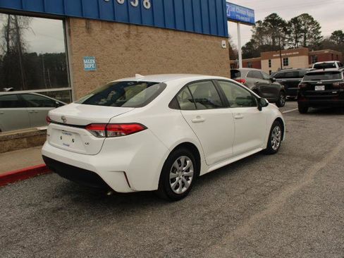 Used 2023 Toyota Corolla LE image 4