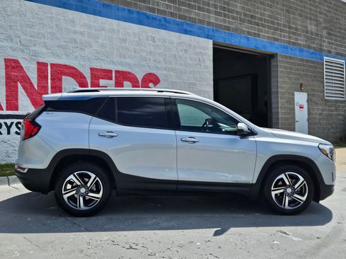 Used 2019 GMC Terrain SLT w/ Preferred Package FWD image 8