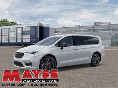 New 2026 Chrysler Pacifica Select
