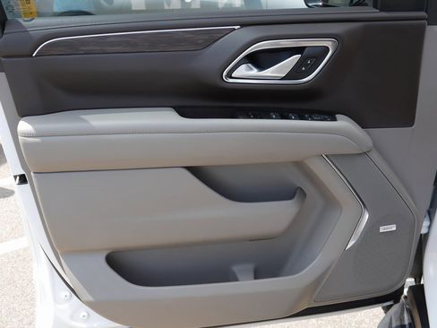 Used 2022 Chevrolet Tahoe LT w/ Luxury Package image 31