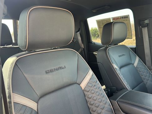 Used 2023 GMC Canyon Denali image 23