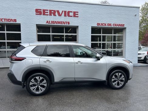 Used 2023 Nissan Rogue SV AWD/4WD image 8