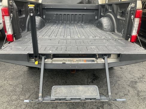 Used 2017 Ford F250 Lariat w/ Lariat Ultimate Package image 49