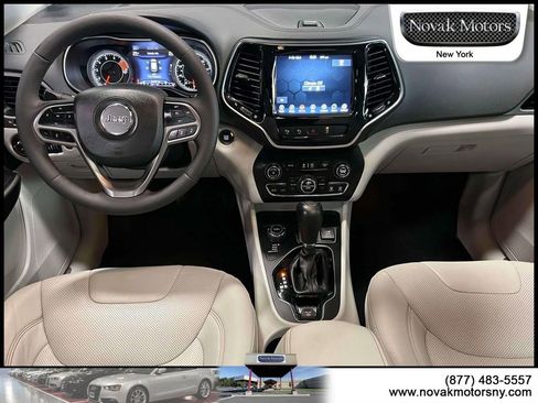 Used 2021 Jeep Cherokee Limited image 15