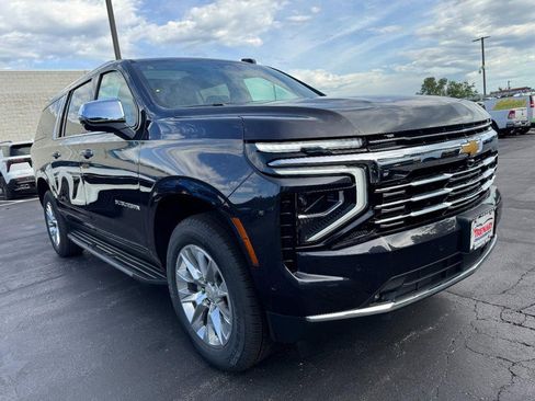 New 2026 Chevrolet Suburban Premier w/ Sun And Tow Package AWD/4WD image 2