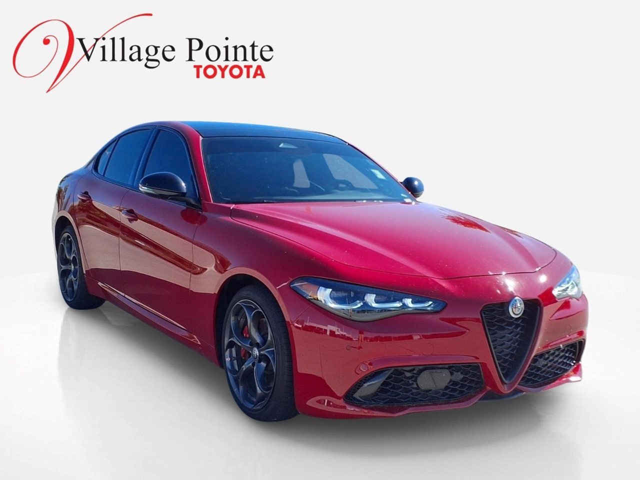 Used 2025 Alfa Romeo Giulia AWD w/ Driving Assist Package image 7