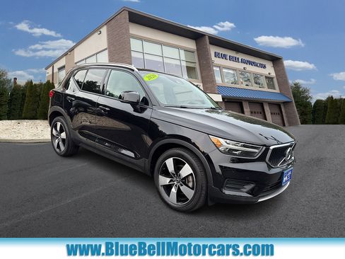 Used 2020 Volvo XC40 T5 Momentum w/ Protection Package Premier AWD/4WD image 1
