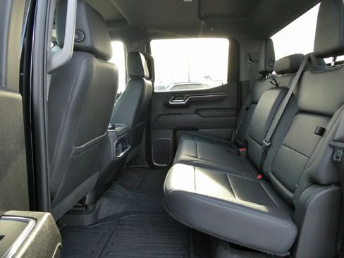 Used 2023 GMC Sierra 1500 SLT w/ SLT Premium Package image 18