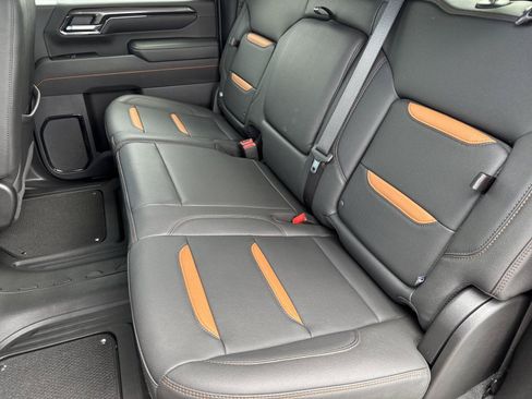 Used 2025 GMC Sierra 3500 AT4 AWD/4WD image 32