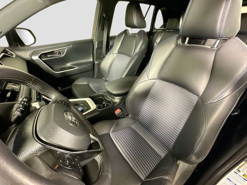 Used 2020 Toyota RAV4 XSE image 20