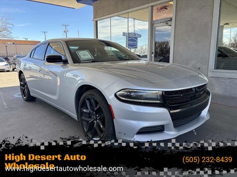 Used 2019 Dodge Charger SXT w/ Blacktop Package image 1