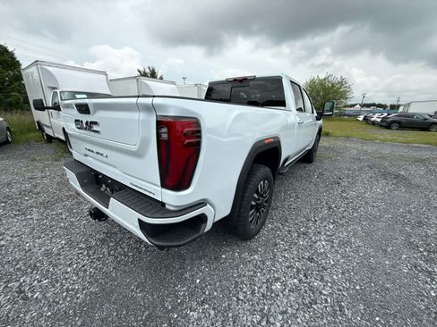 New 2026 GMC Sierra 2500 Denali Ultimate AWD/4WD image 15