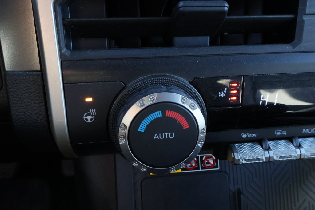 Used 2024 Toyota Tacoma SR5 AWD/4WD image 27